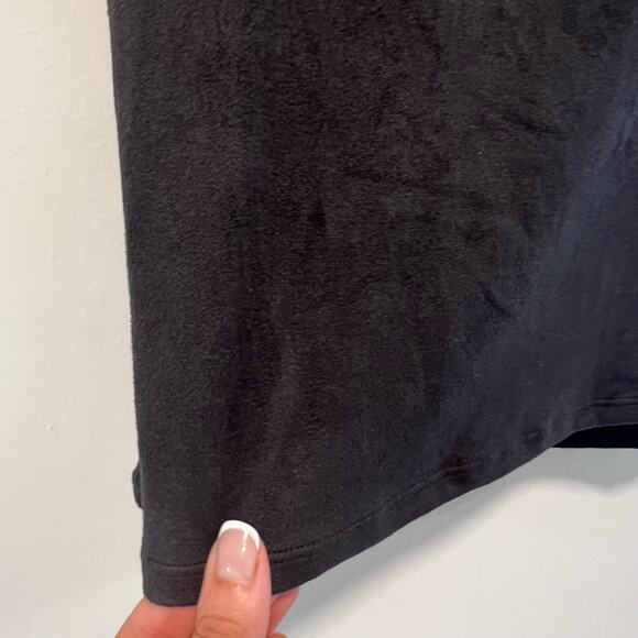 Oiselle Sleeveless Top w Open Split Back Soft Velvety Black Sz 4 - Picture 5 of 5